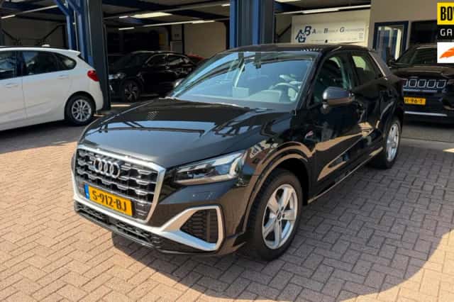 Audi Q2 (2021) thumbnail 2