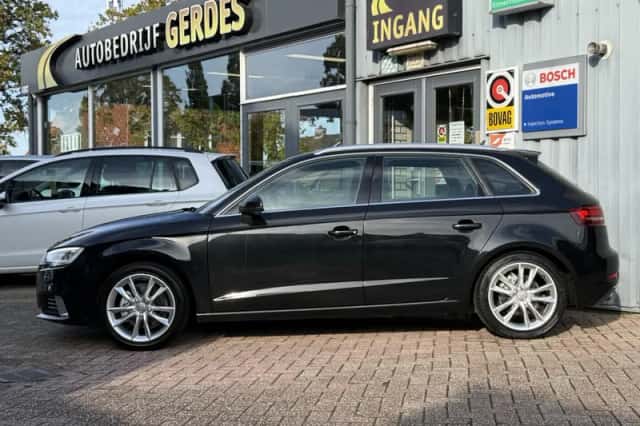 Audi A3 (2018) thumbnail 3
