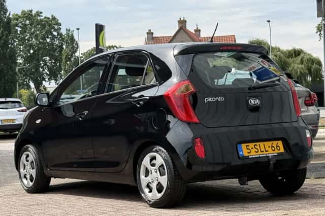 Kia Picanto (2013) thumbnail 3