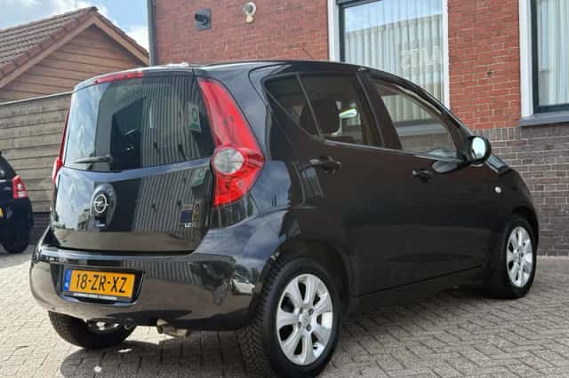 Opel Agila (2008) thumbnail 6