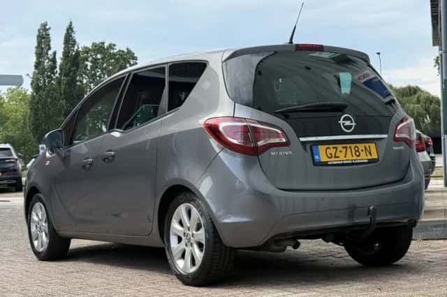 Opel Meriva (2015) thumbnail 3