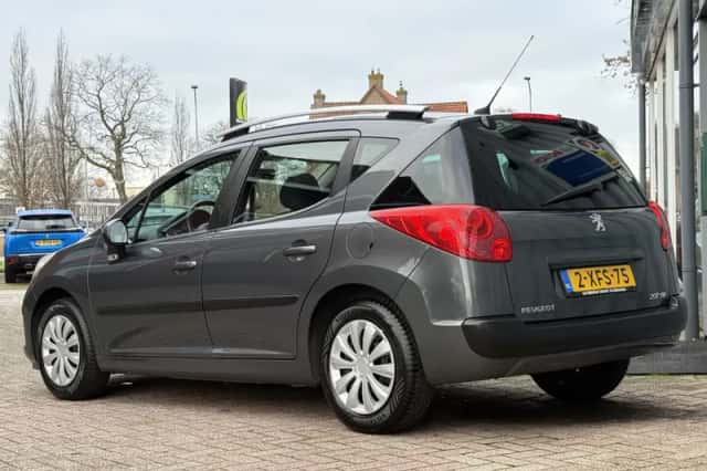Peugeot 207 (2008) thumbnail 4