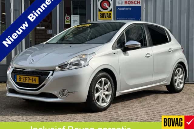 Peugeot 208 (2015) thumbnail 2