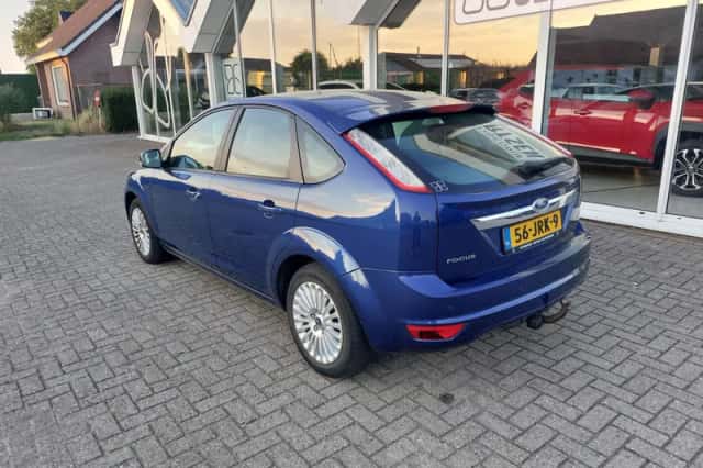 Ford Focus (2009) thumbnail 3