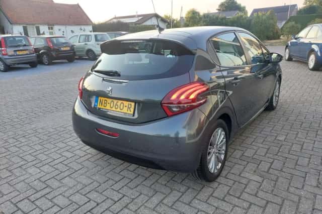 Peugeot 208 (2017) thumbnail 4