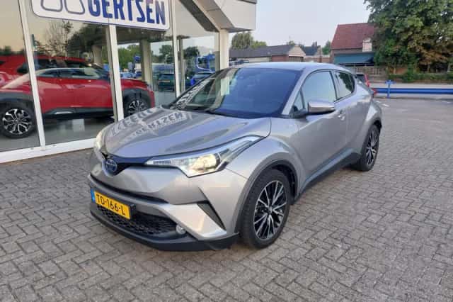Toyota C-HR (2018) thumbnail 2