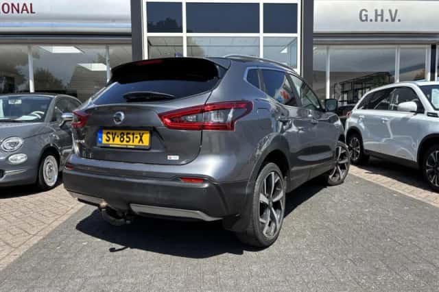 Nissan Qashqai (2017) thumbnail 3