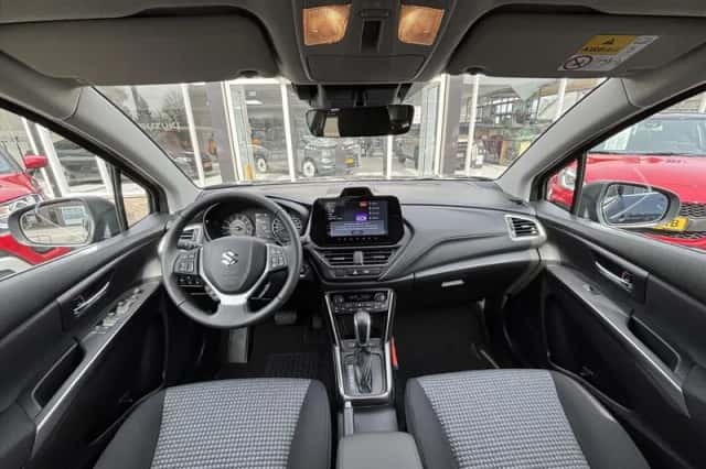 Suzuki S-Cross (2026) thumbnail 4