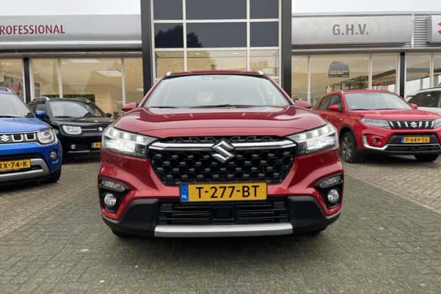 Suzuki S-Cross (2023) thumbnail 5