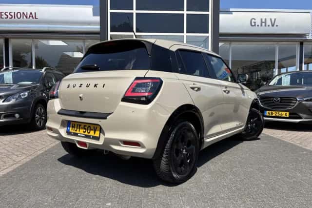 Suzuki Swift (2025) thumbnail 3
