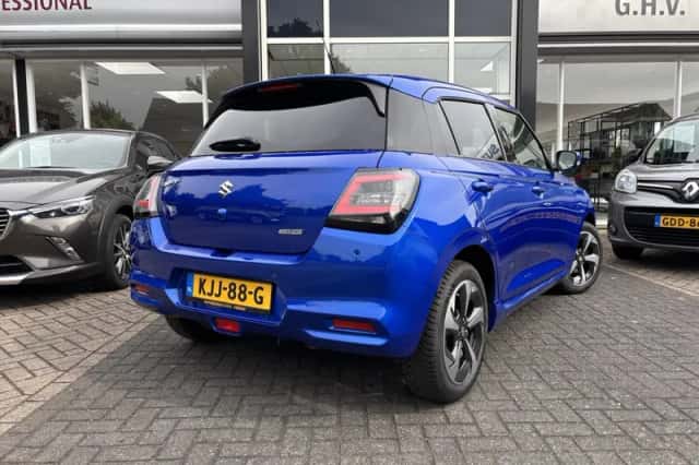 Suzuki Swift (2025) thumbnail 3