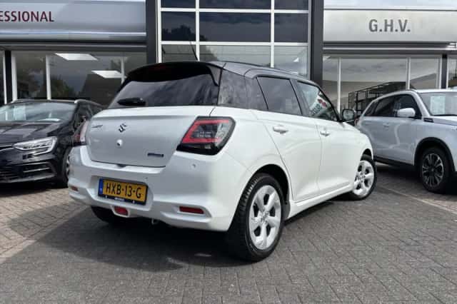Suzuki Swift (2025) thumbnail 3