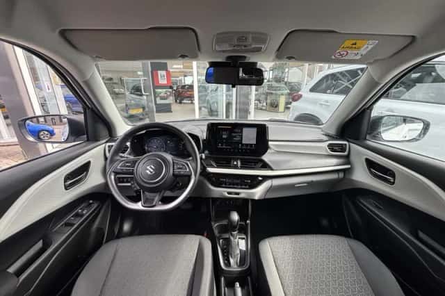 Suzuki Swift (2025) thumbnail 4