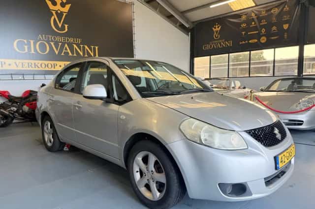 Suzuki SX4 (2008) thumbnail 3