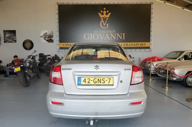 Suzuki SX4 (2008) thumbnail 5