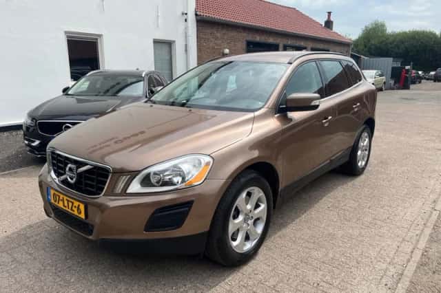 Volvo XC60 (2010) thumbnail 1