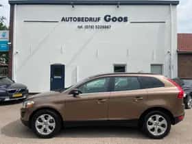 Volvo XC60 (2010) thumbnail 2