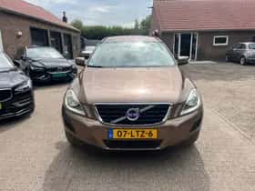 Volvo XC60 (2010) thumbnail 3