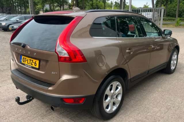 Volvo XC60 (2010) thumbnail 4