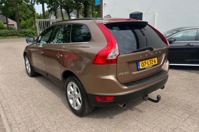 Volvo XC60 (2010) thumbnail 6