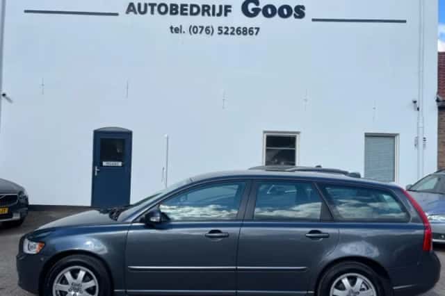 Volvo V50 (2011) thumbnail 2
