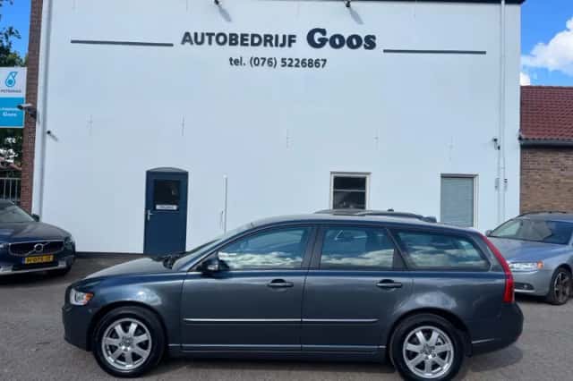 Volvo V50 (2011) thumbnail 2