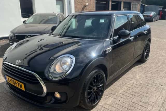 MINI Clubman (2018) thumbnail 1