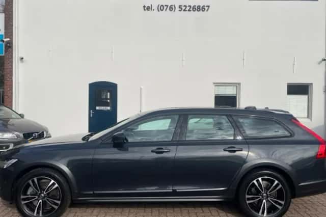 Volvo V90 (2017) thumbnail 2