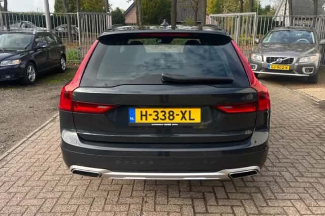 Volvo V90 (2017) thumbnail 5