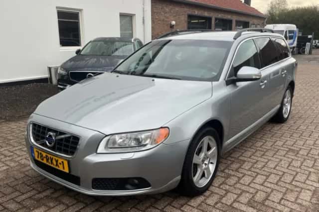 Volvo V70 (2011) thumbnail 1