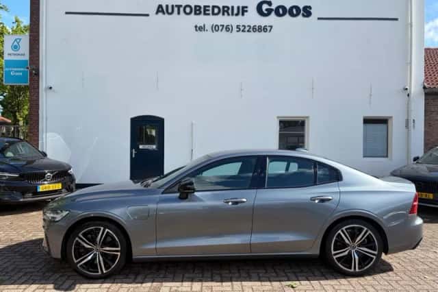 Volvo S60 (2020) thumbnail 2