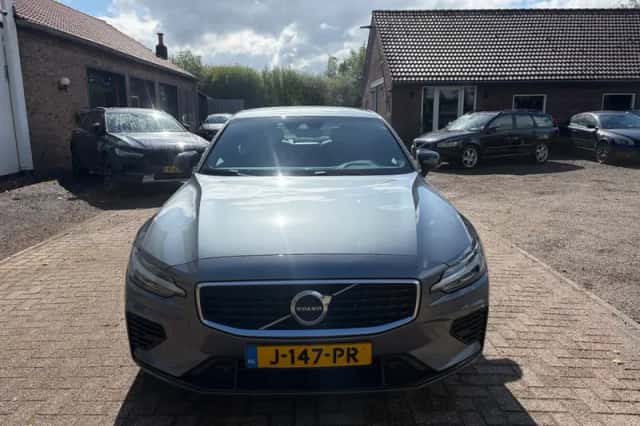 Volvo S60 (2020) thumbnail 3