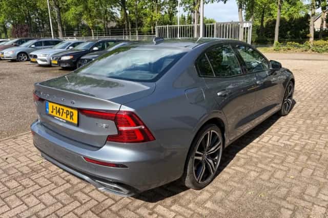 Volvo S60 (2020) thumbnail 4