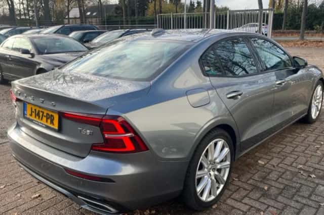 Volvo S60 (2020) thumbnail 4