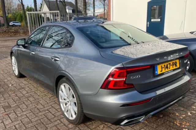 Volvo S60 (2020) thumbnail 6
