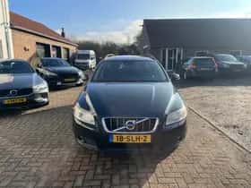 Volvo V70 (2011) thumbnail 3