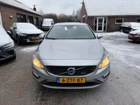 Volvo V60 (2015) thumbnail 3