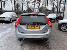 Volvo V60 (2015) thumbnail 5