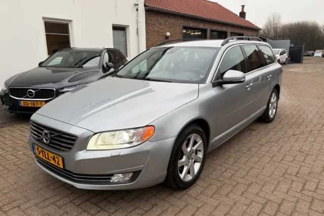 Volvo V70 (2014) thumbnail 1