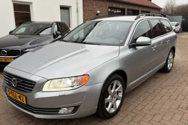 Volvo V70 (2014) thumbnail 1