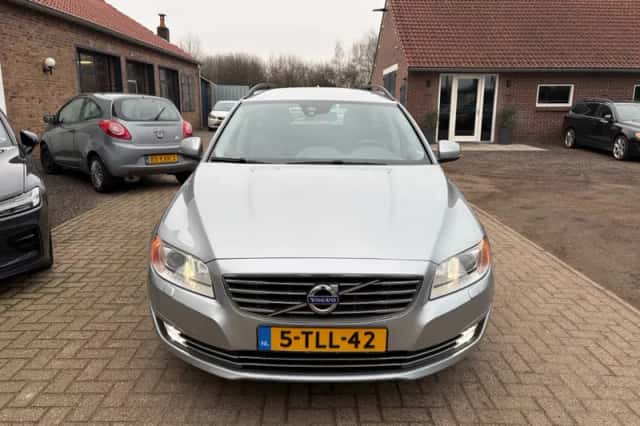 Volvo V70 (2014) thumbnail 3