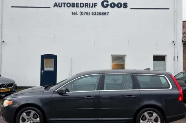 Volvo V70 (2012) thumbnail 2