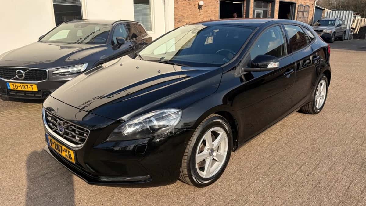 Volvo V40 — foto 1