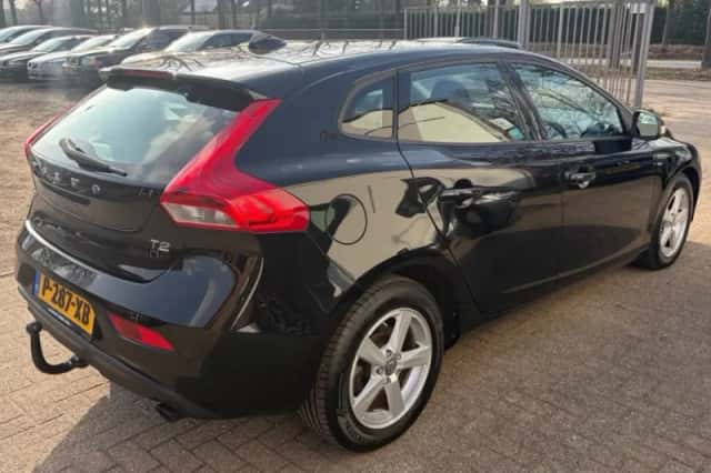 Volvo V40 (2014) thumbnail 3