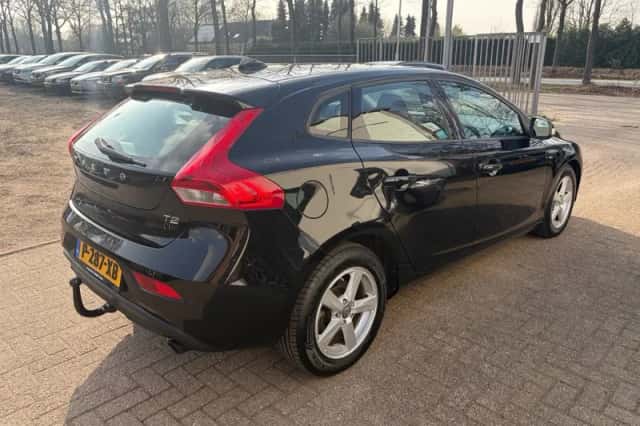 Volvo V40 (2014) thumbnail 3
