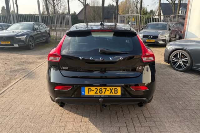 Volvo V40 (2014) thumbnail 4