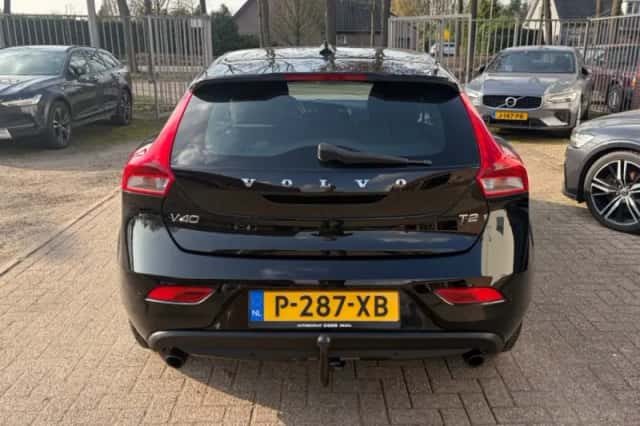 Volvo V40 (2014) thumbnail 4