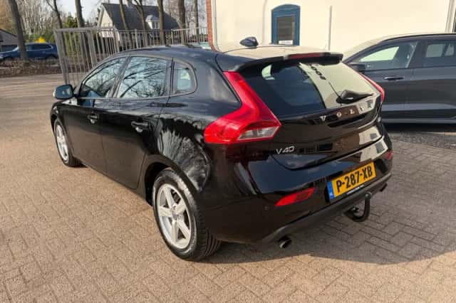 Volvo V40 (2014) thumbnail 5