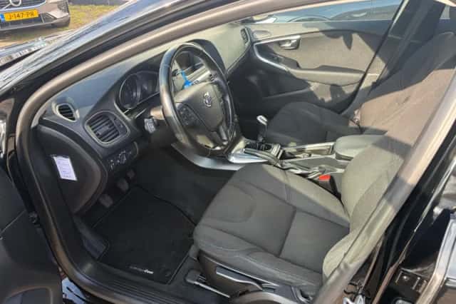Volvo V40 (2014) thumbnail 6