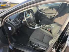 Volvo V40 (2014) thumbnail 6